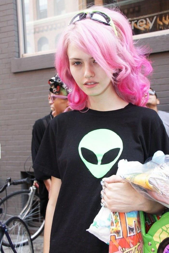 Pelo rosa, verde, azul...: las últimas famosas en apuntarse a la moda de pelo de colores (FOTOS)