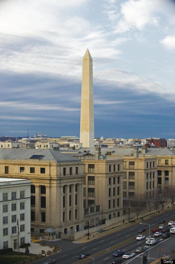 La Policía clausura un local de intercambio de parejas con 87 personas dentro