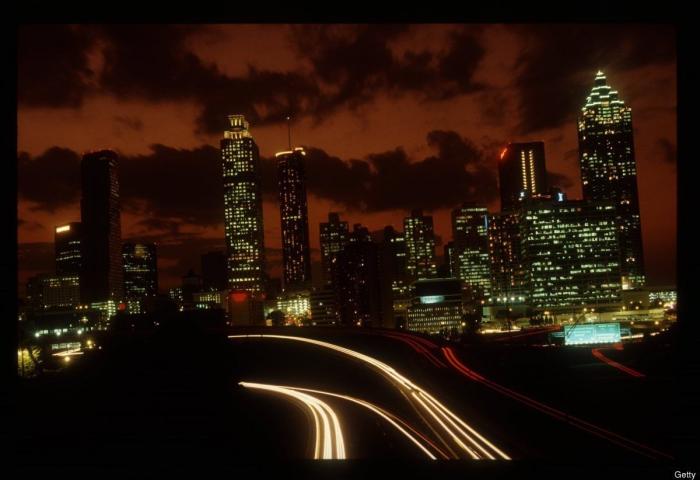 La Policía clausura un local de intercambio de parejas con 87 personas dentro