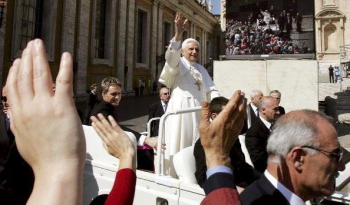 @Pontifex: cerrado por cónclave