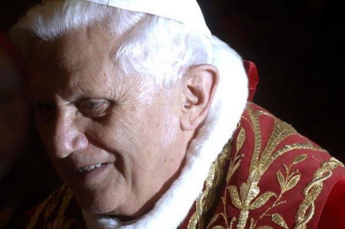 @Pontifex: cerrado por cónclave