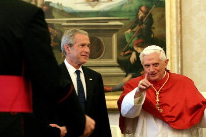 @Pontifex: cerrado por cónclave