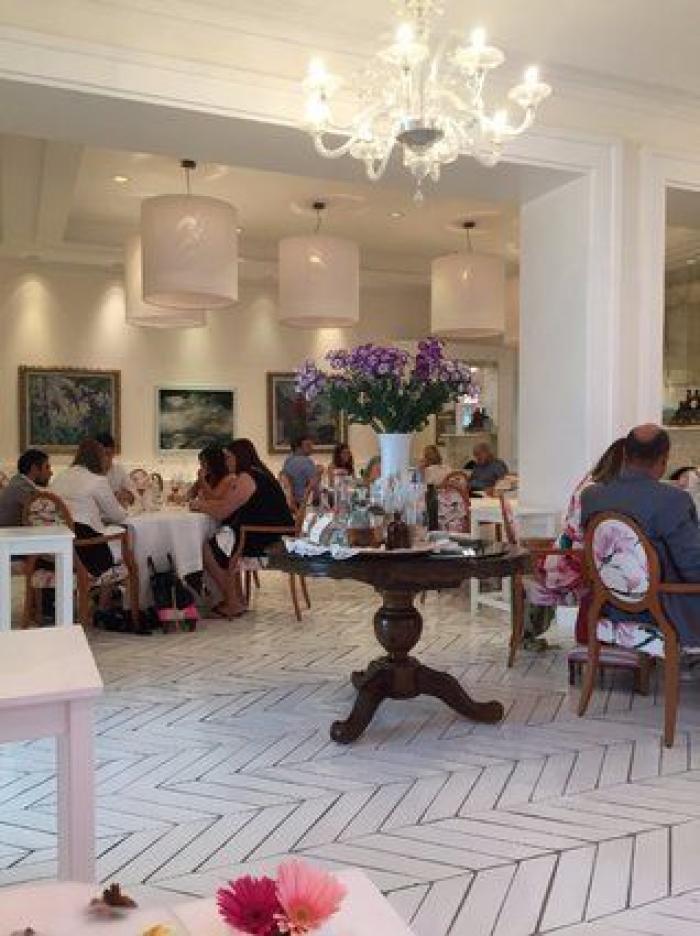 El dueño de un bar se corona con su respuesta a la crítica más extraña de un cliente en Google