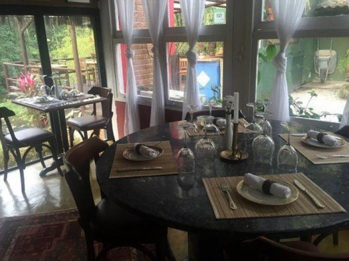 El dueño de un bar se corona con su respuesta a la crítica más extraña de un cliente en Google