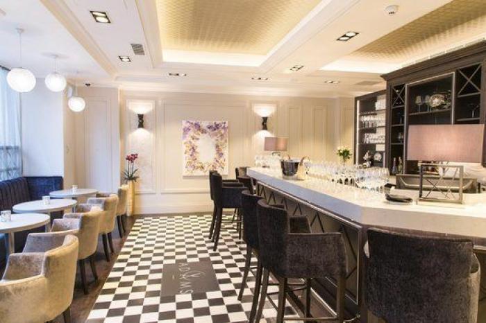 El dueño de un bar se corona con su respuesta a la crítica más extraña de un cliente en Google