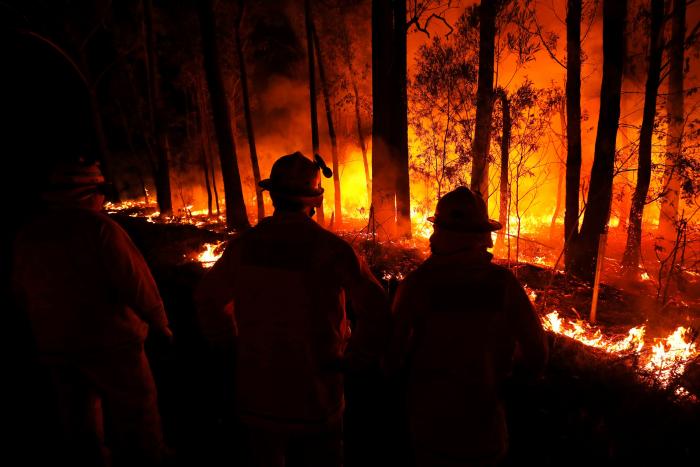 Éxodo masivo por la amenaza de un recrudecimiento de los incendios en Australia