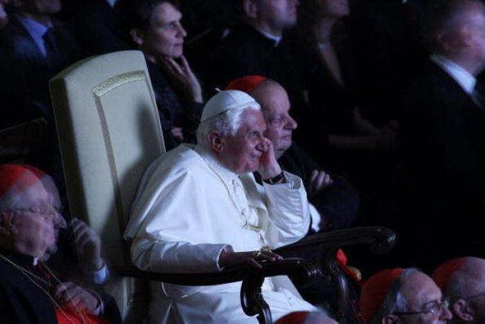 El papa asegura en su último Ángelus que el Señor le ha llamado "a subir al monte" para dedicarse "aún más a la oración"