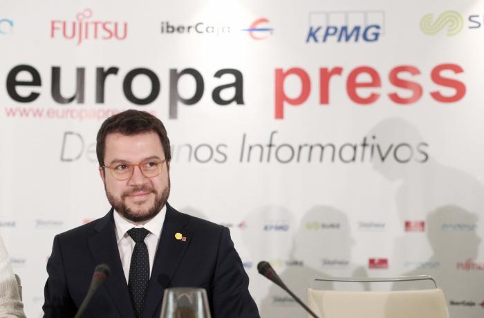 El Gobierno mantiene la presencia de Sánchez en la Mesa y apoya la propuesta de Aragonés