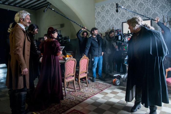 El creador de 'El Ministerio del Tiempo' recuerda esta "falta de respeto" de Revilla tras su no a Sánchez