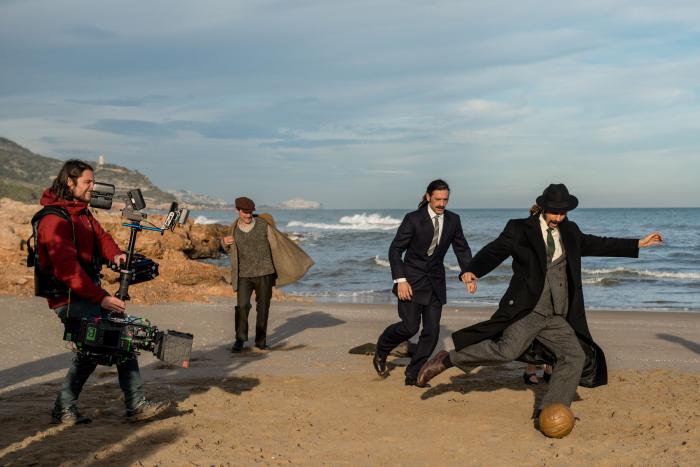 El creador de 'El Ministerio del Tiempo' recuerda esta "falta de respeto" de Revilla tras su no a Sánchez