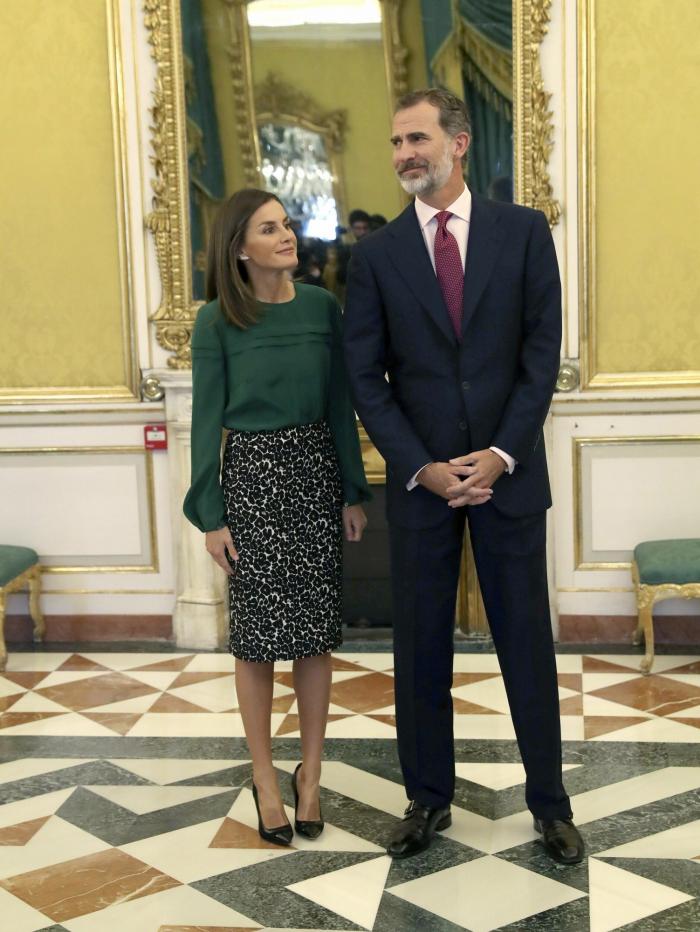 El guiño del vestido de Letizia en su visita a Marruecos