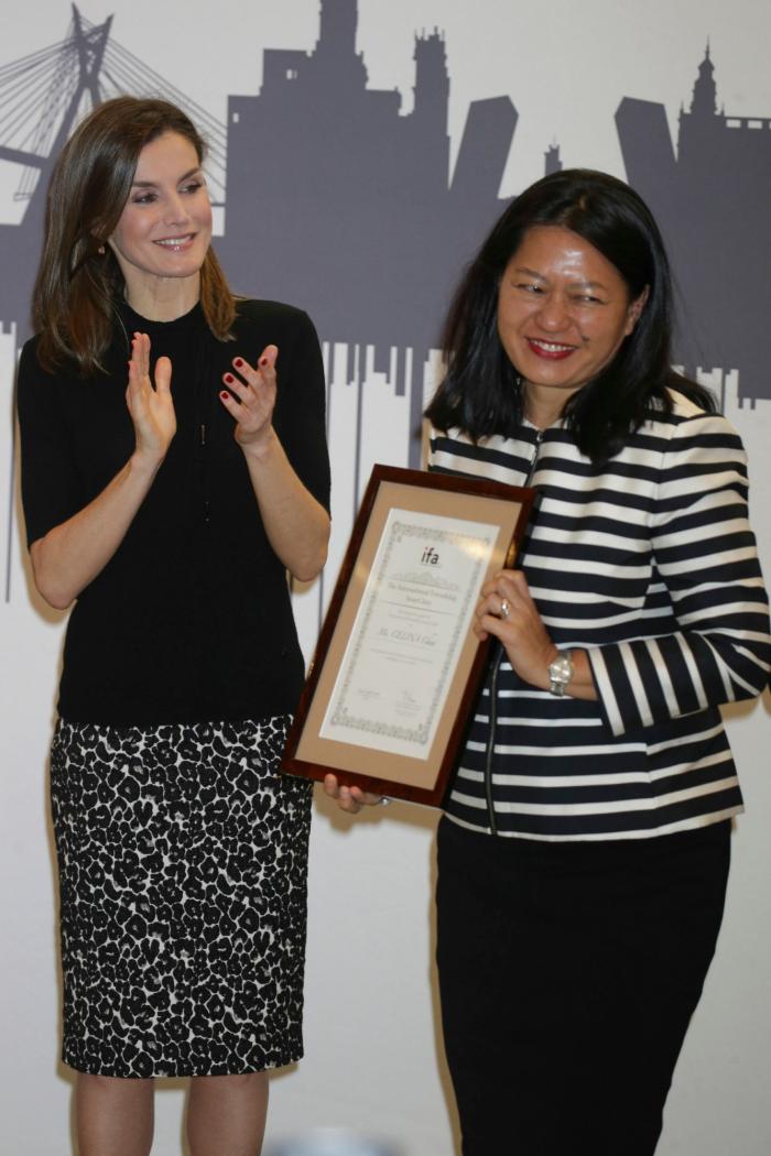 El guiño del vestido de Letizia en su visita a Marruecos