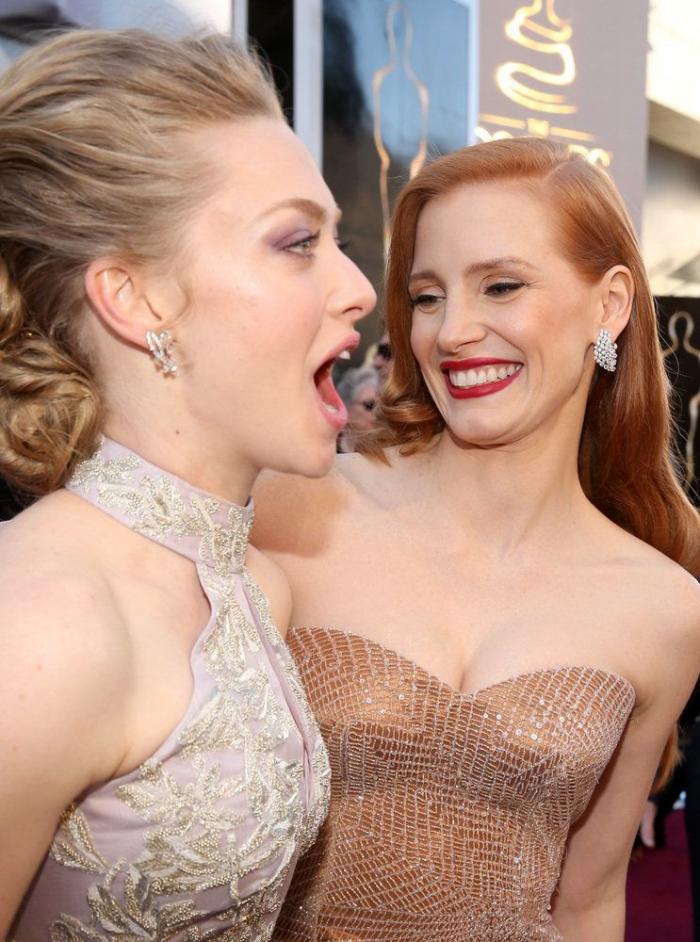 Jennifer Lawrence se cayó en los Oscar porque estaba pensando en tartas (FOTOS, VIDEO, GIFS)