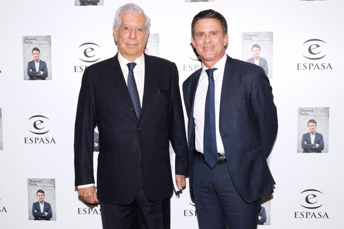 Valls atiza a Rivera por sus formas contra Sánchez: "No es el nivel..."