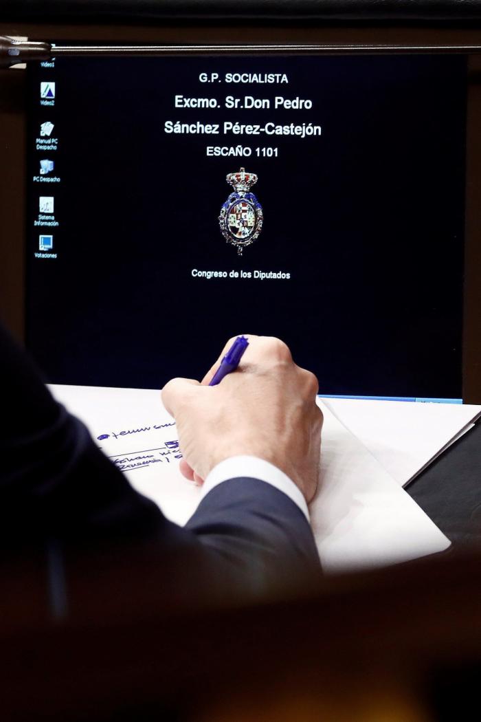 'Los soñadores' Sánchez y Rufián, juntos de la mano en un nuevo grafiti de Tvboy