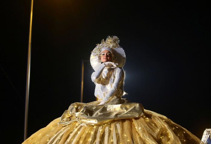 "No se puede ser más bestia": indignación por los objetos tirados en una cabalgata de Reyes de Andalucía