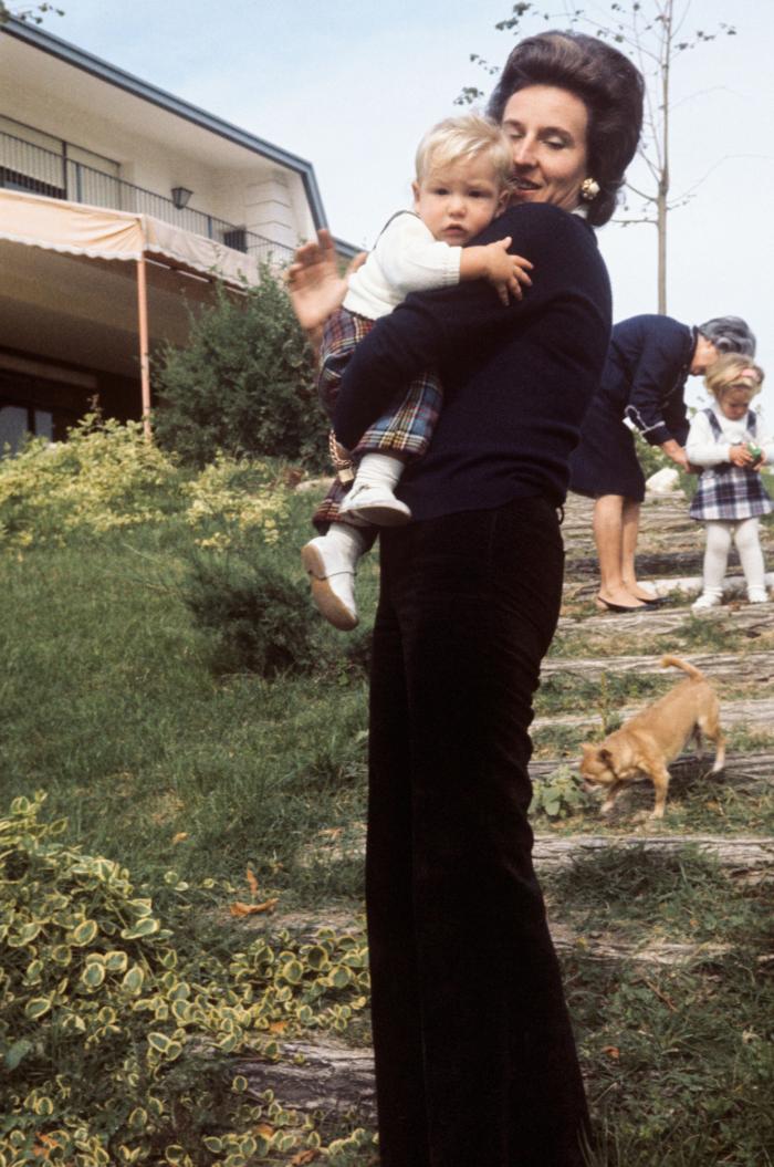 La estrecha relación de la Infanta Pilar y el rey Juan Carlos I que nunca mostraron a los medios