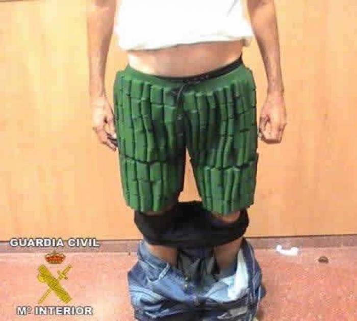 Unos 40 detenidos en un golpe de los Mossos al narcotráfico en Badalona