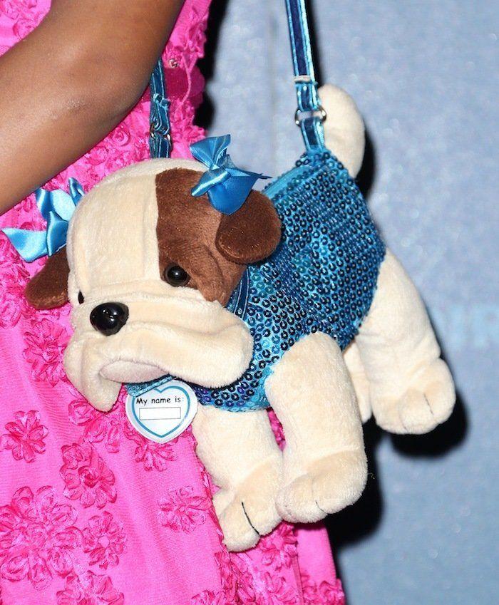 Bolsos-perro de Quvenzhané Wallis: el peluche como completo en la alfombra roja de los Oscar (FOTOS)