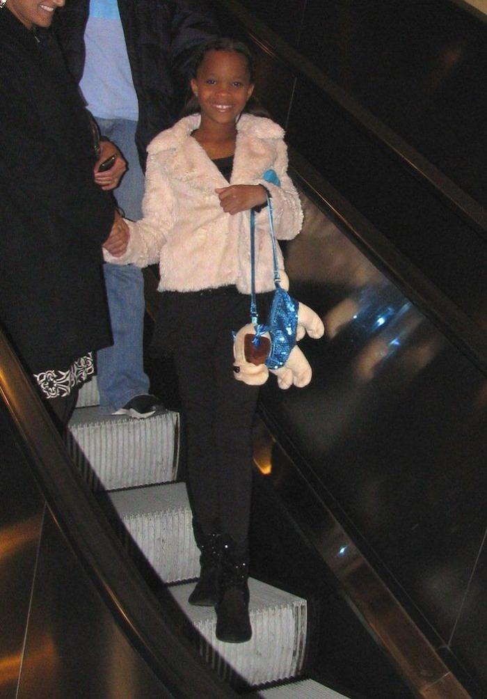 Bolsos-perro de Quvenzhané Wallis: el peluche como completo en la alfombra roja de los Oscar (FOTOS)