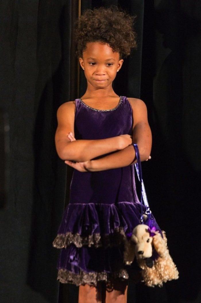 Bolsos-perro de Quvenzhané Wallis: el peluche como completo en la alfombra roja de los Oscar (FOTOS)