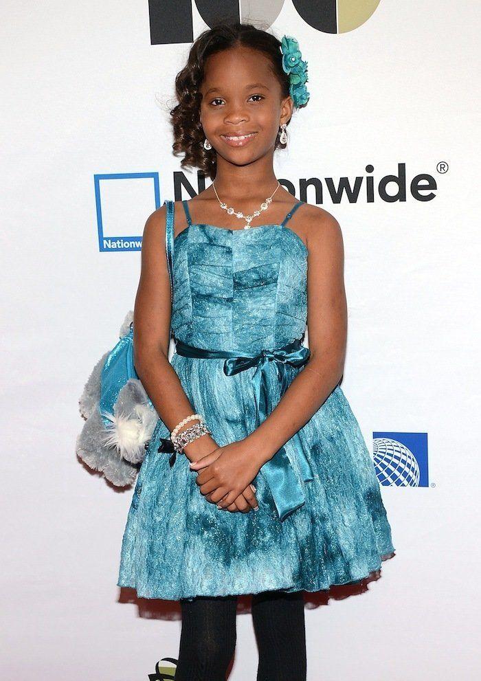 Bolsos-perro de Quvenzhané Wallis: el peluche como completo en la alfombra roja de los Oscar (FOTOS)