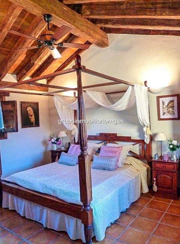 La Fiscalía descarta el delito en las protestas ante la casa de Iglesias y Montero: "incómodas pero no amenazantes"