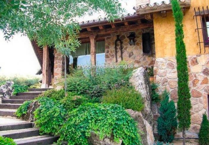 La Fiscalía descarta el delito en las protestas ante la casa de Iglesias y Montero: "incómodas pero no amenazantes"