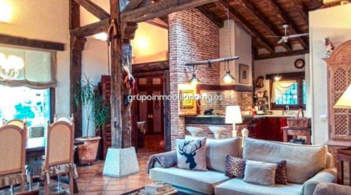 La Fiscalía descarta el delito en las protestas ante la casa de Iglesias y Montero: "incómodas pero no amenazantes"