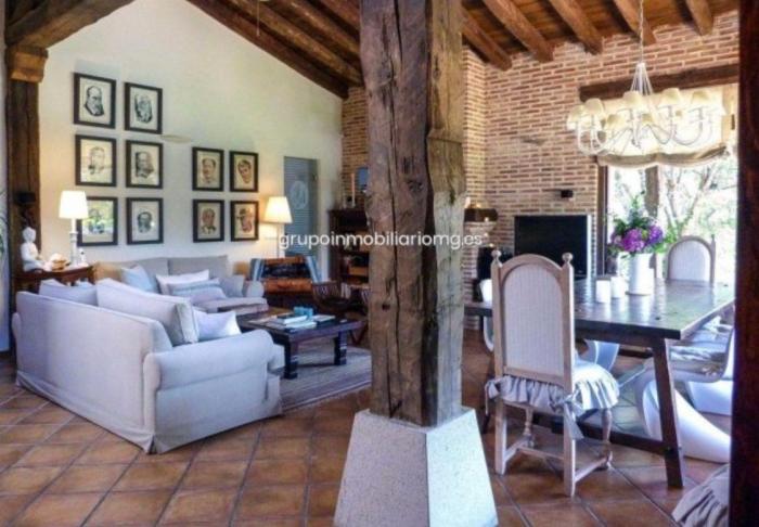 La Fiscalía descarta el delito en las protestas ante la casa de Iglesias y Montero: "incómodas pero no amenazantes"