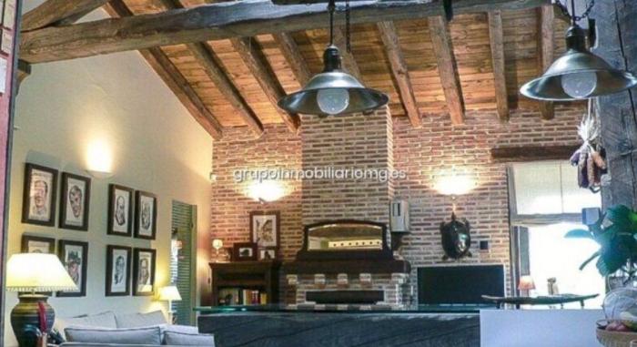 La Fiscalía descarta el delito en las protestas ante la casa de Iglesias y Montero: "incómodas pero no amenazantes"