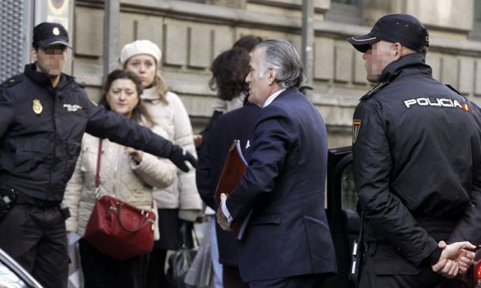 Por qué Pablo Casado SÍ tiene que dar explicaciones