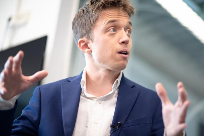 Errejón arrasa con estas dos preguntas a Ciudadanos sobre el pacto con PP y Vox en Madrid