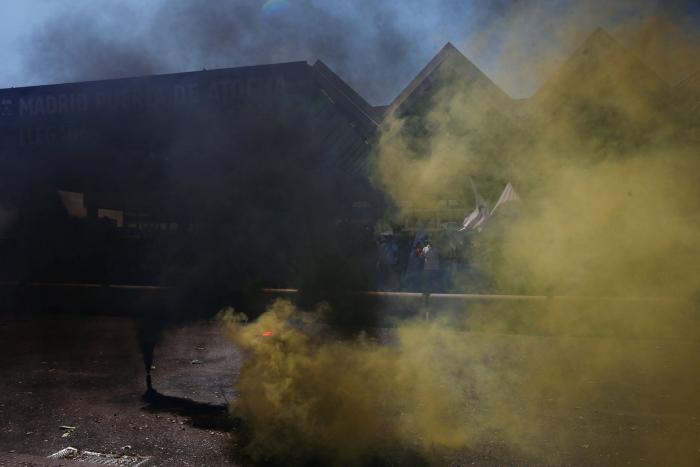 2.000 taxistas denunciarán a Uber y Cabify por estafa y blanqueo: "Las responsables de todo esto"