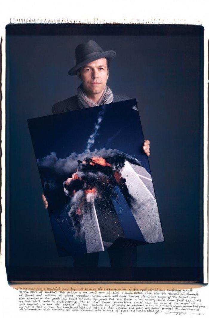 Fotos famosas del siglo XX y XXI: los autores de iconos fotográficos posan con sus obras