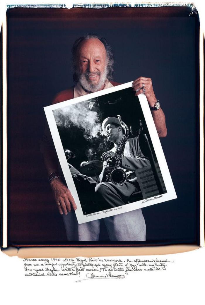 Fotos famosas del siglo XX y XXI: los autores de iconos fotográficos posan con sus obras