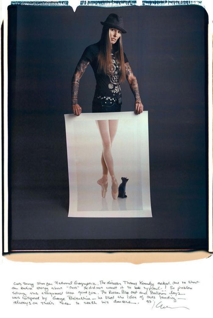 Fotos famosas del siglo XX y XXI: los autores de iconos fotográficos posan con sus obras