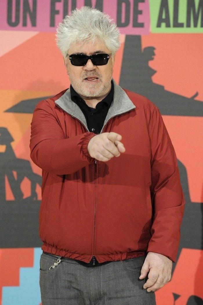 'Los amantes pasajeros': las dispares críticas de la nueva película de Almodóvar, en un vistazo (FOTOS)