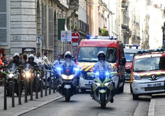 Una explosión deja al menos 13 heridos en el centro de Lyon