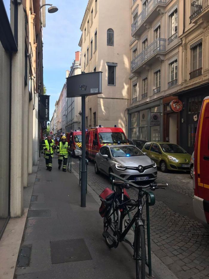 Una explosión deja al menos 13 heridos en el centro de Lyon