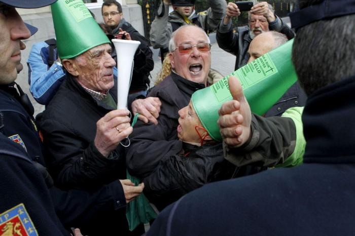 Cospedal se acoge a su derecho a no declarar en la comisión parlamentaria de la 'Kitchen'