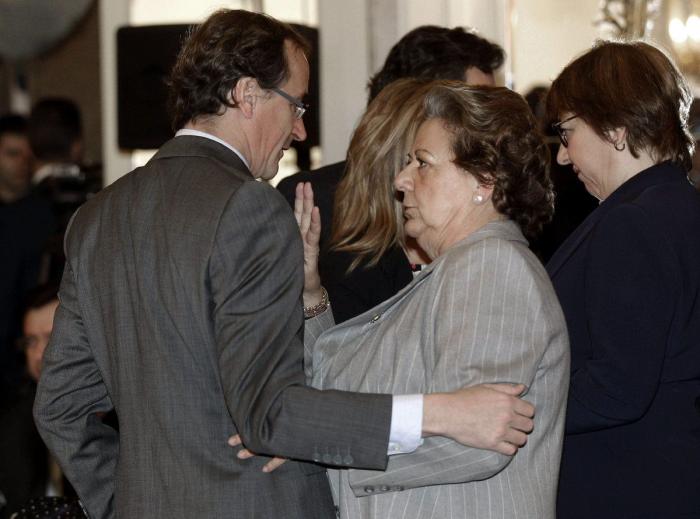 Cospedal se acoge a su derecho a no declarar en la comisión parlamentaria de la 'Kitchen'