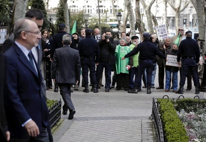 Cospedal se acoge a su derecho a no declarar en la comisión parlamentaria de la 'Kitchen'