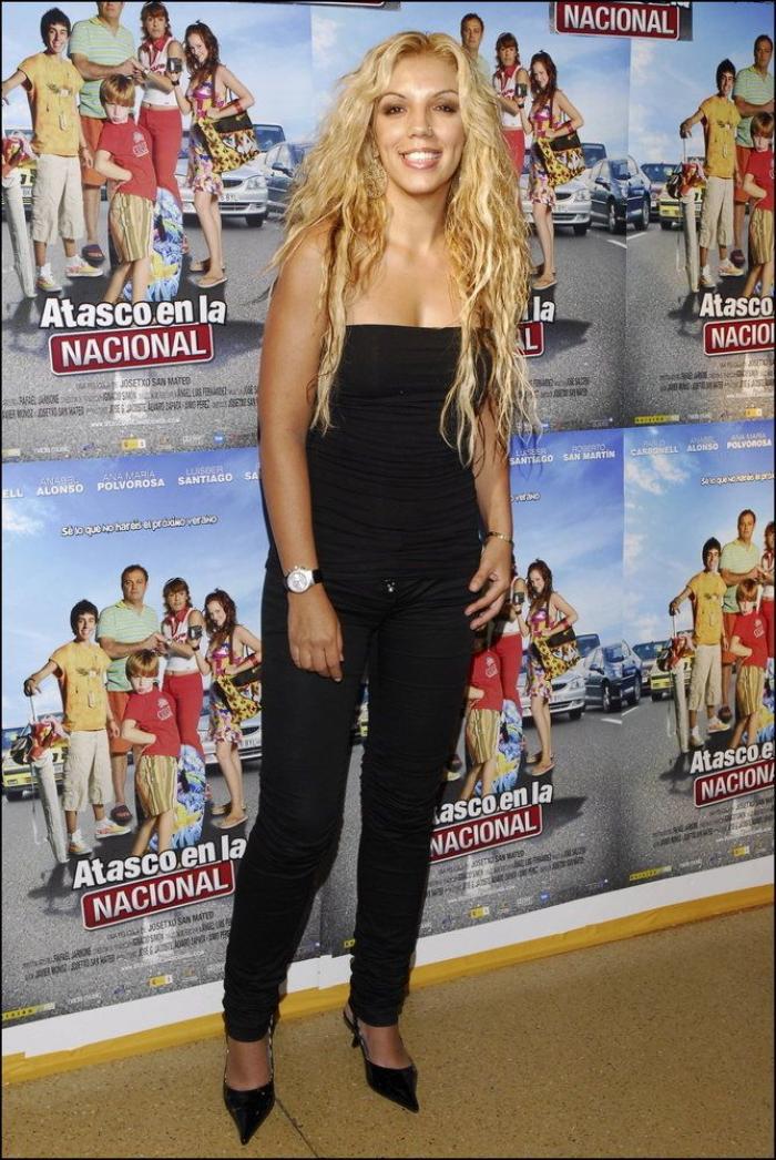 Anuncio de Aurgi: la cantante Rebeca revive el hit noventero 'Duro de pelar' (VÍDEO)