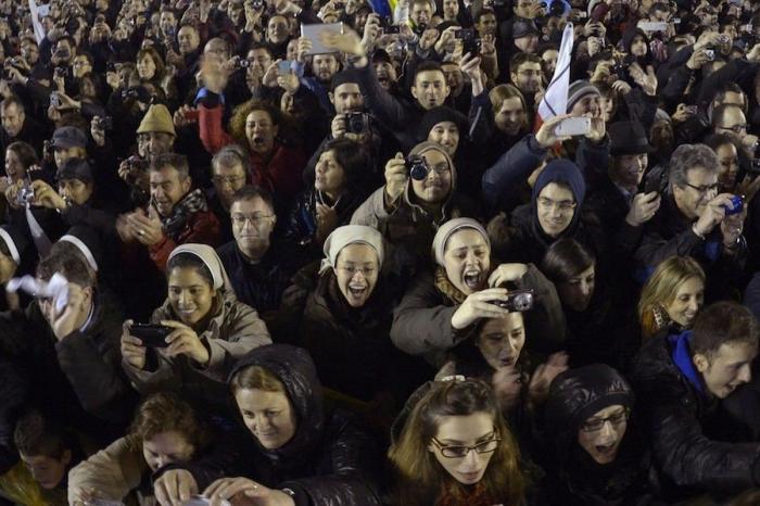 La evolución tecnológica, a través del recibimiento a los Papas (FOTOS)