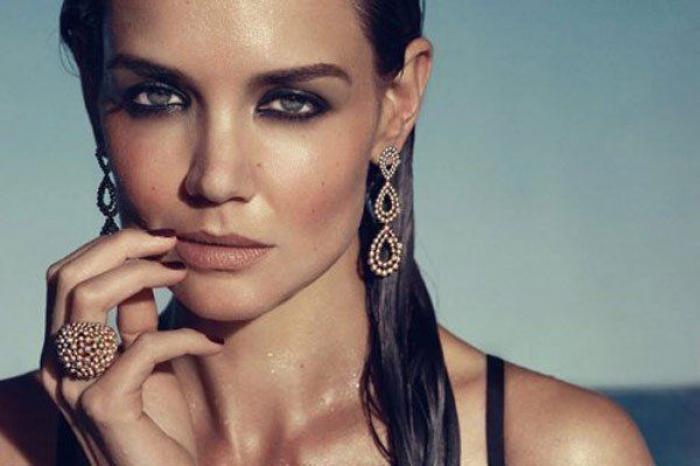Katie Holmes: topless de anuncio (FOTOS)