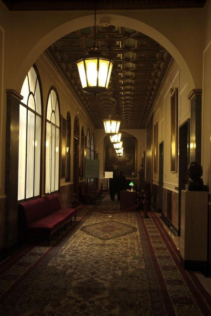 Dos millones de euros para el servicio de taxi para los senadores en Madrid