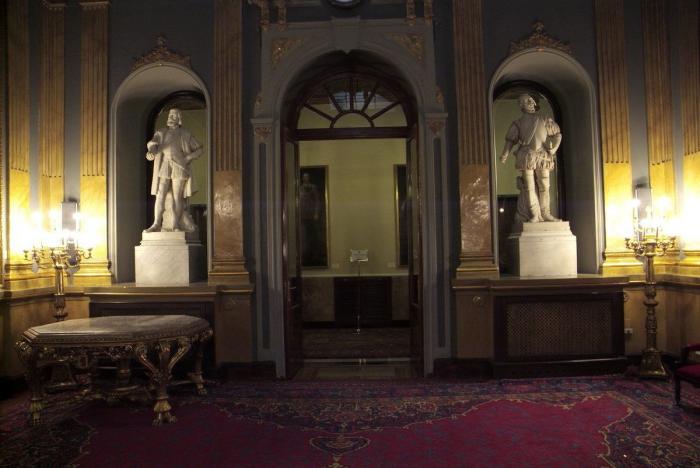 Dos millones de euros para el servicio de taxi para los senadores en Madrid