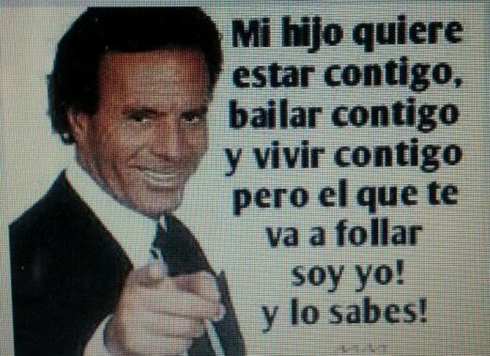 Julio Iglesias y Romeo Santos le cantan una bachata al pene