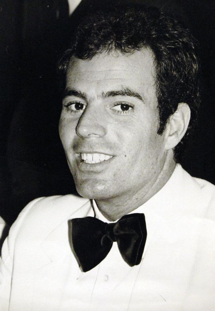 Hasta 15 objetos fueron analizados para determinar la paternidad de Julio Iglesias